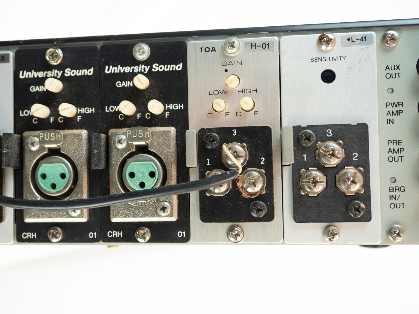TOA 900 Series II A-906mkII powered mixer, installation style