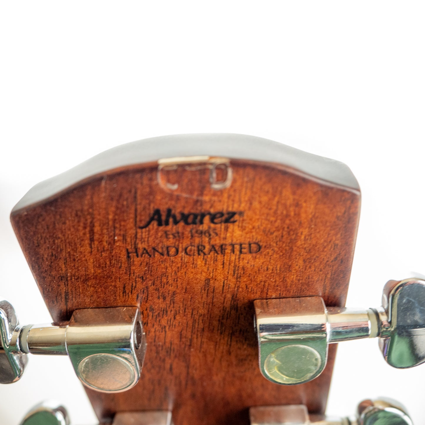 Alvarez artist Elite Grand Auditorium SHB w/cutaway armrest acoustic electric guitar