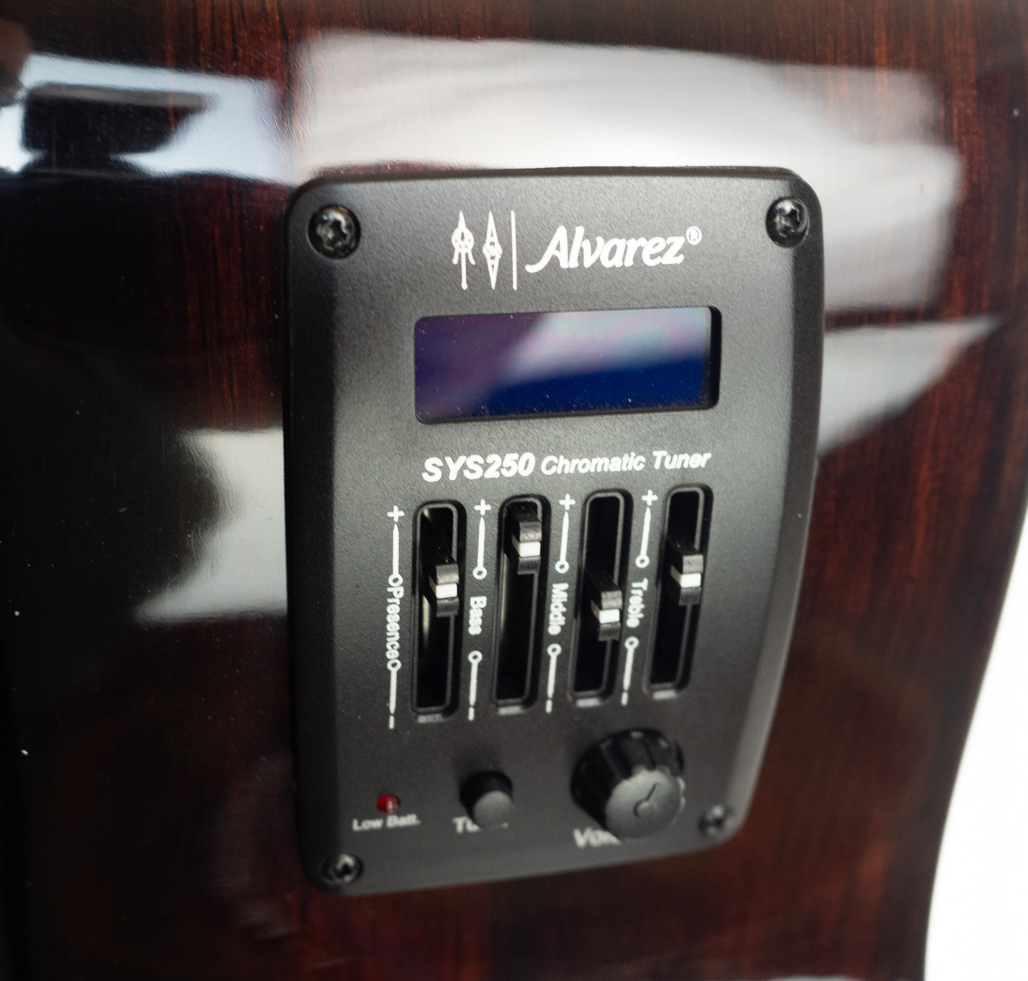 Alvarez artist Elite Grand Auditorium SHB w/cutaway armrest acoustic electric guitar