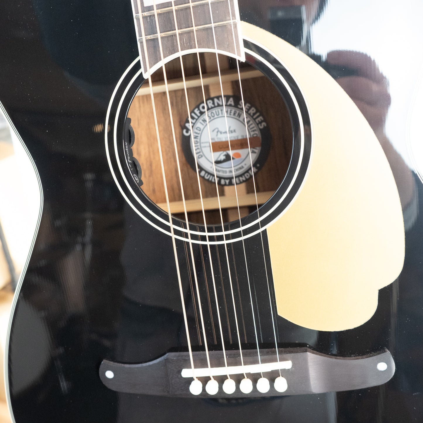 Fender Malibu Vintage, black acoustic electric guitar w/HSC