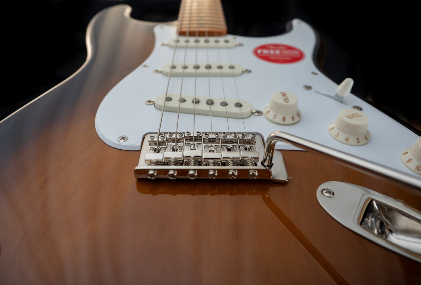 Squier Classic Vibe '50S Stratocaster two tone sunburst electric guitar Model #: 0374005500