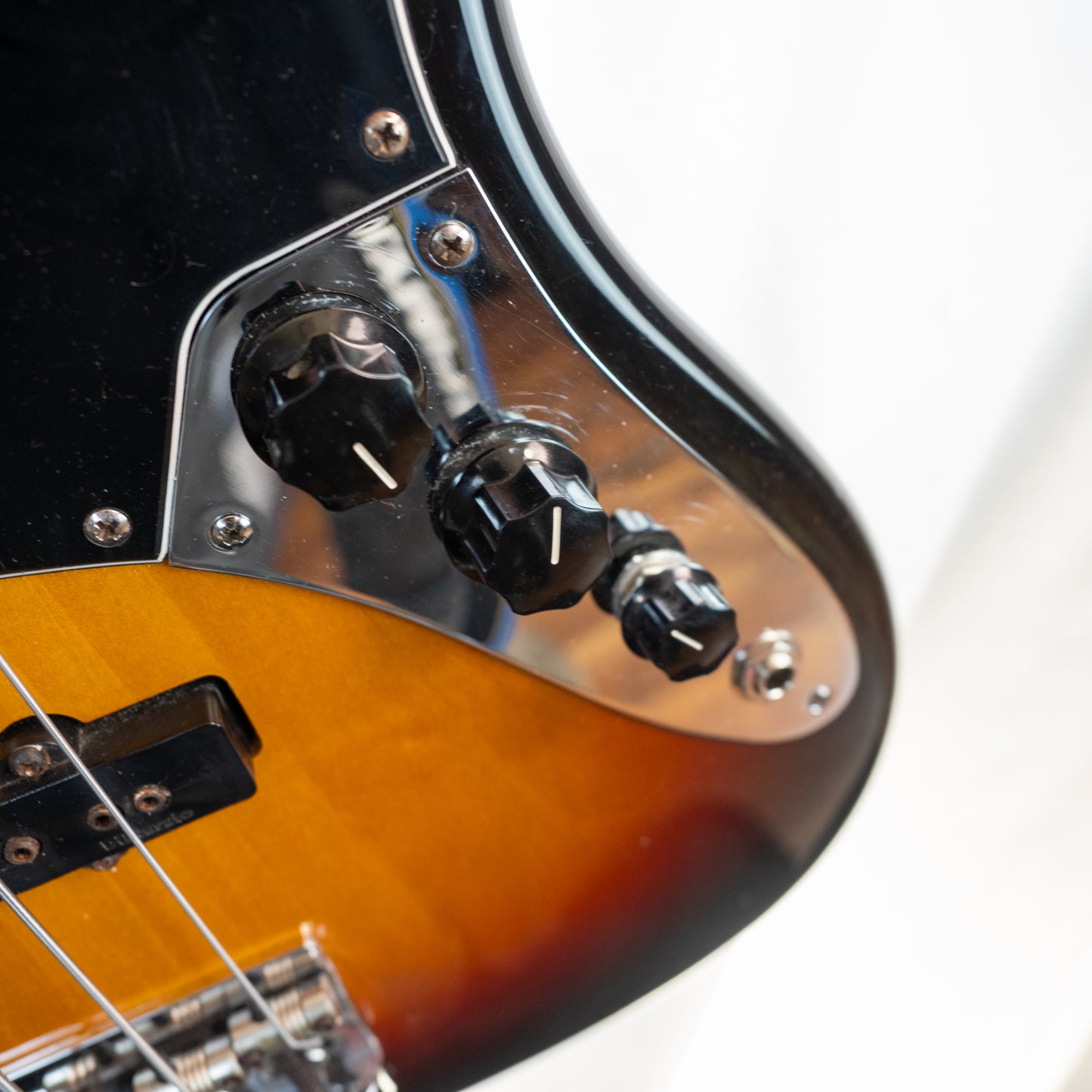 Fender American Jazz bass 2007, sunburst, rosewood fingerboard, Dimarzio's, case.