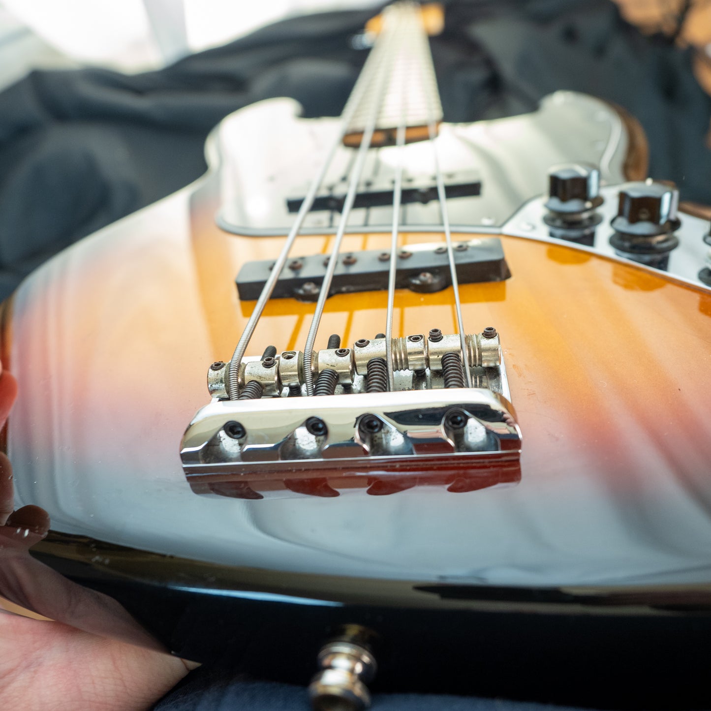 Fender American Jazz bass 2007, sunburst, rosewood fingerboard, Dimarzio's, case.