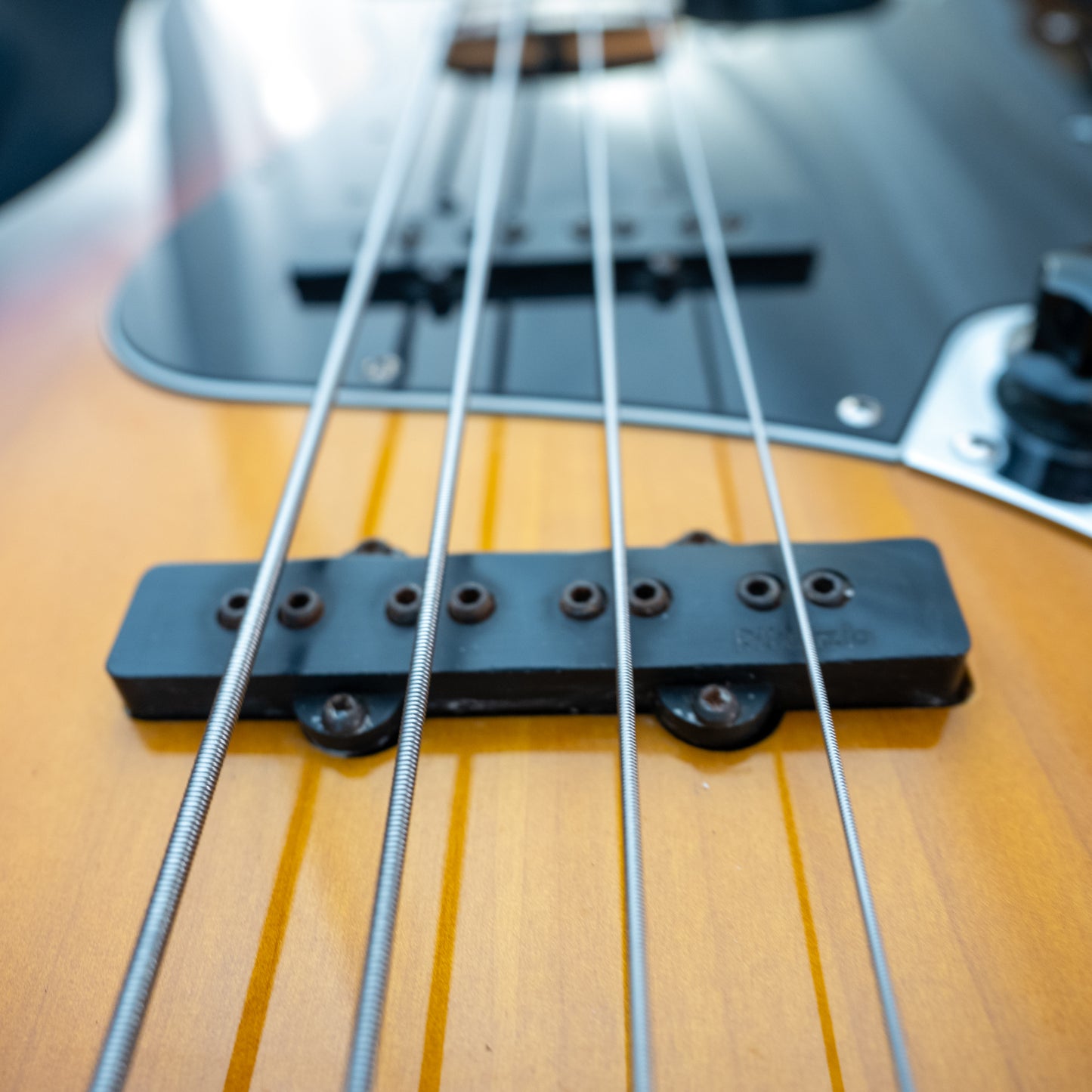 Fender American Jazz bass 2007, sunburst, rosewood fingerboard, Dimarzio's, case.