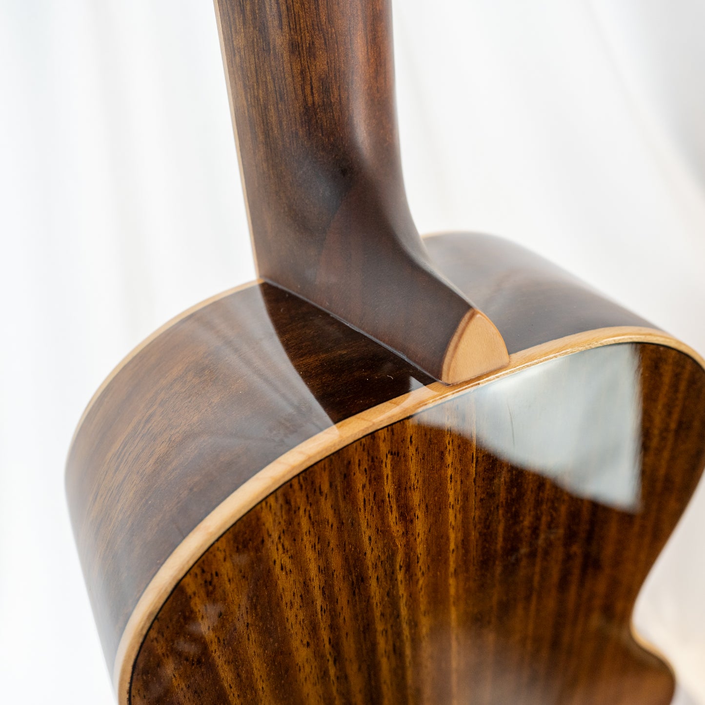 Kala KA-KTG tenor koa ukulele with padded Oscar Schmidt gigbag