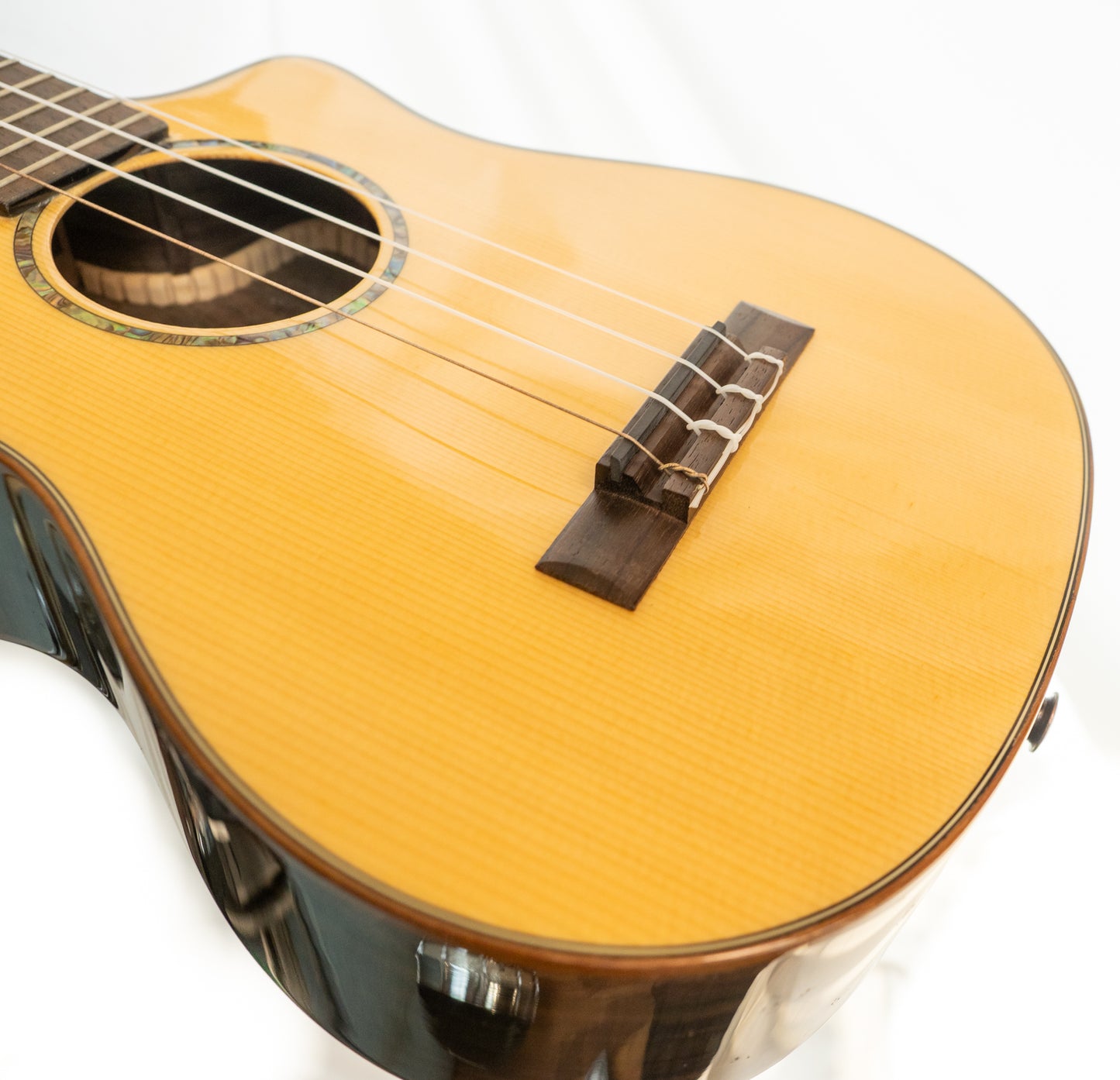 Cordoba 35T-CE S cutaway electric/acoustic tenor ukulele with gigbag