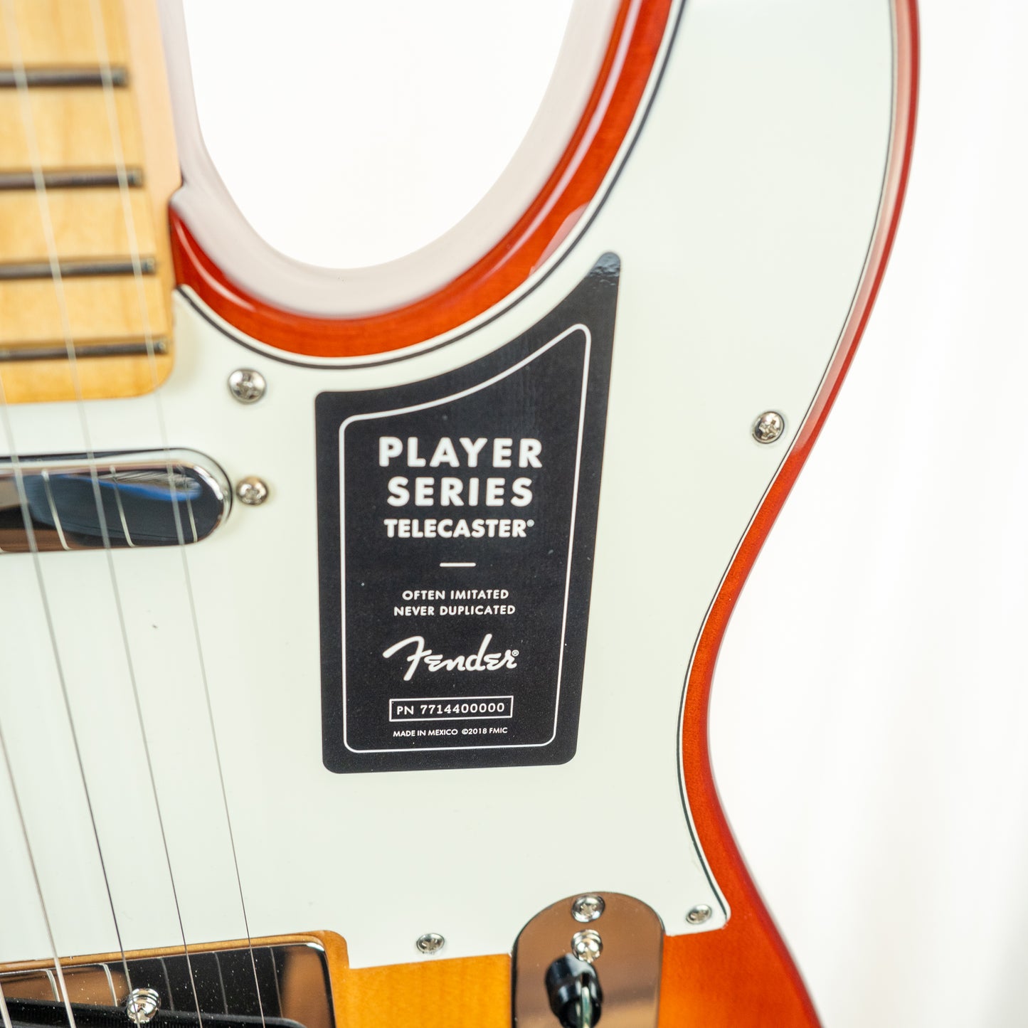 FENDER - Limited Edition Player Telecaster Plus Top Maple Fingerboard Sienna Sunburst - 0140228547