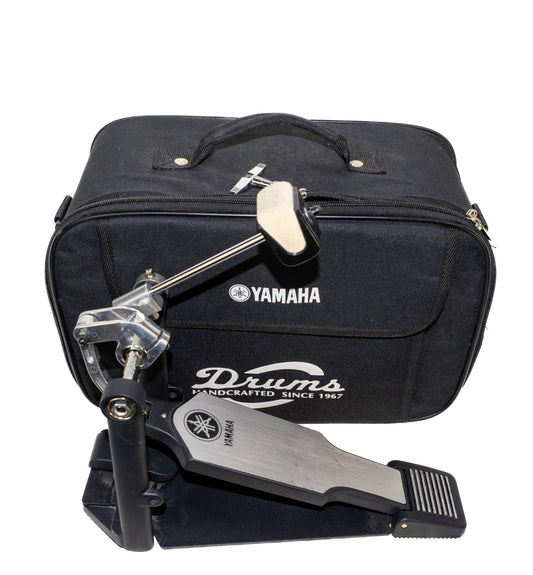 Yamaha FP9500C direct drive single bass drum pedal with dual beater and case