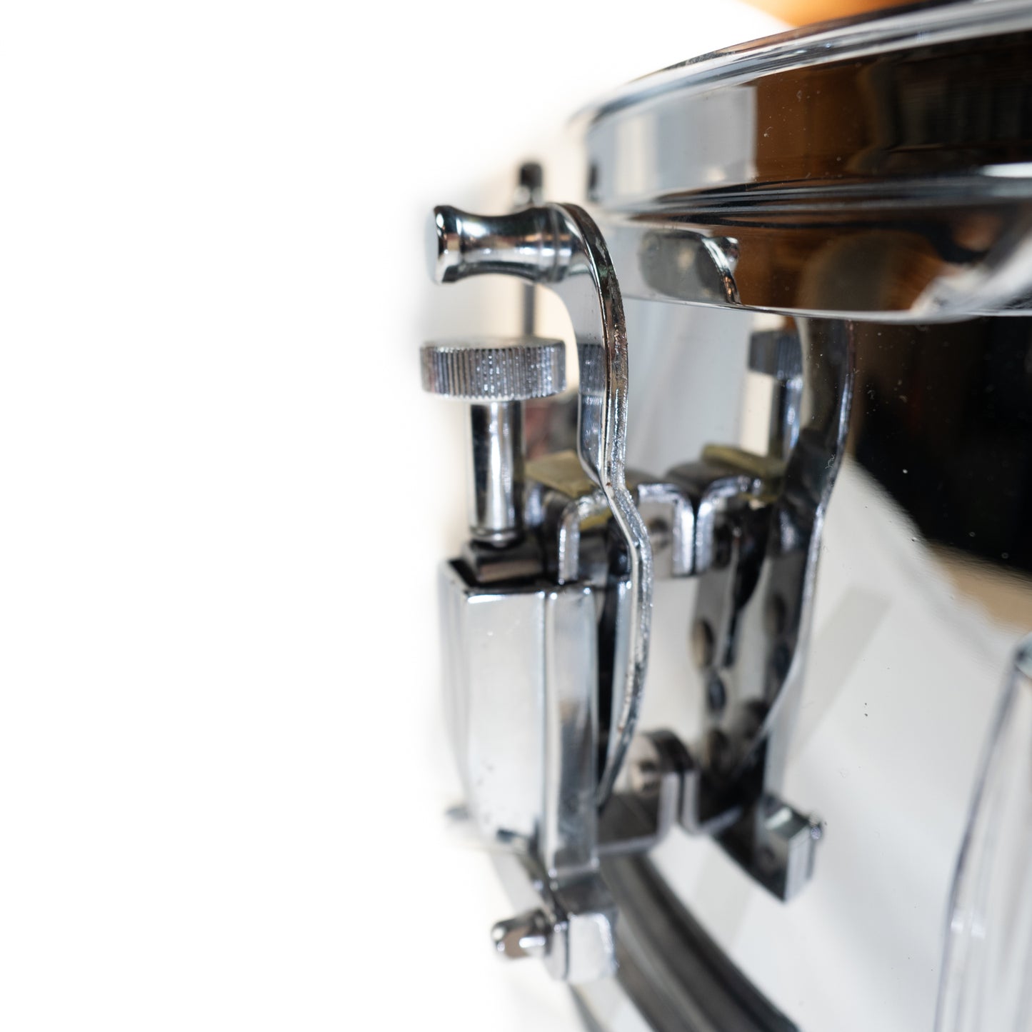 Unbranded 8-lug 5.5x14" chrome snare drum, nice condition.