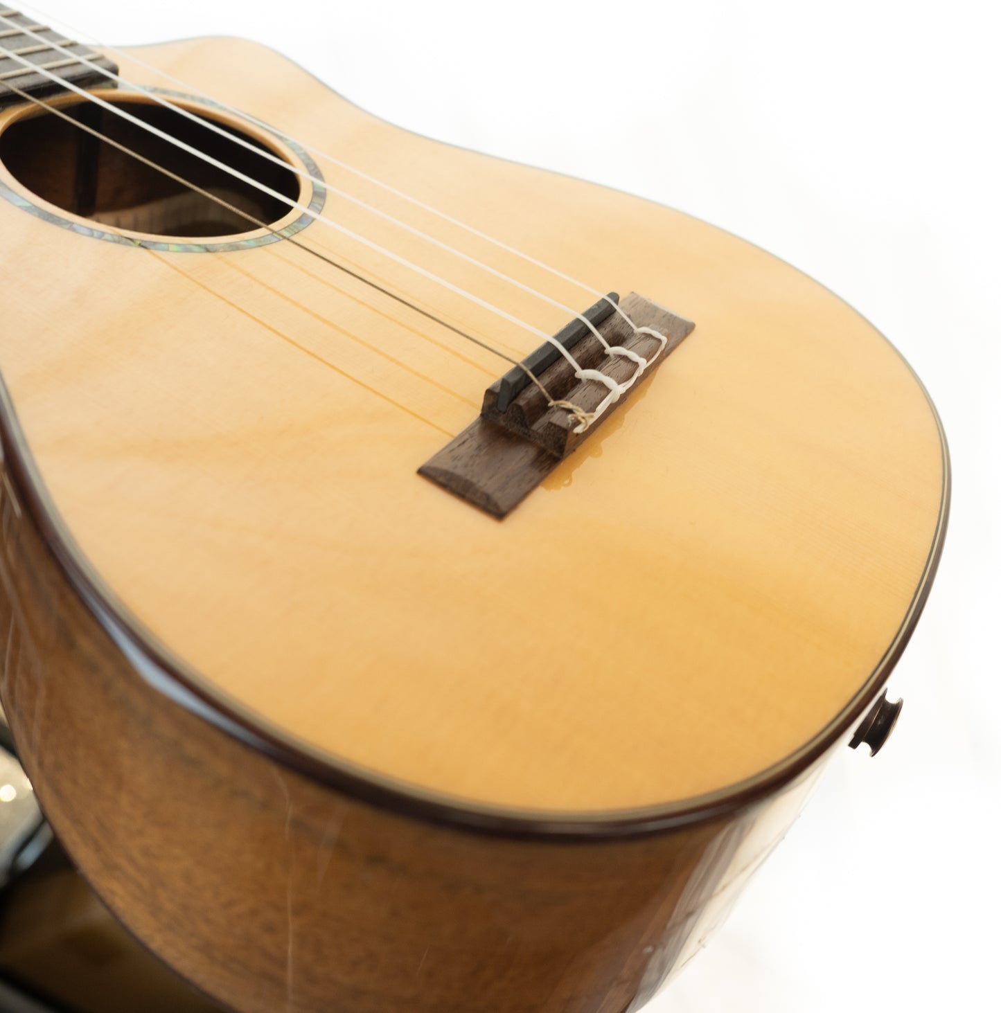 Cordoba 35T-CE S cutaway electric/acoustic tenor ukulele with gigbag