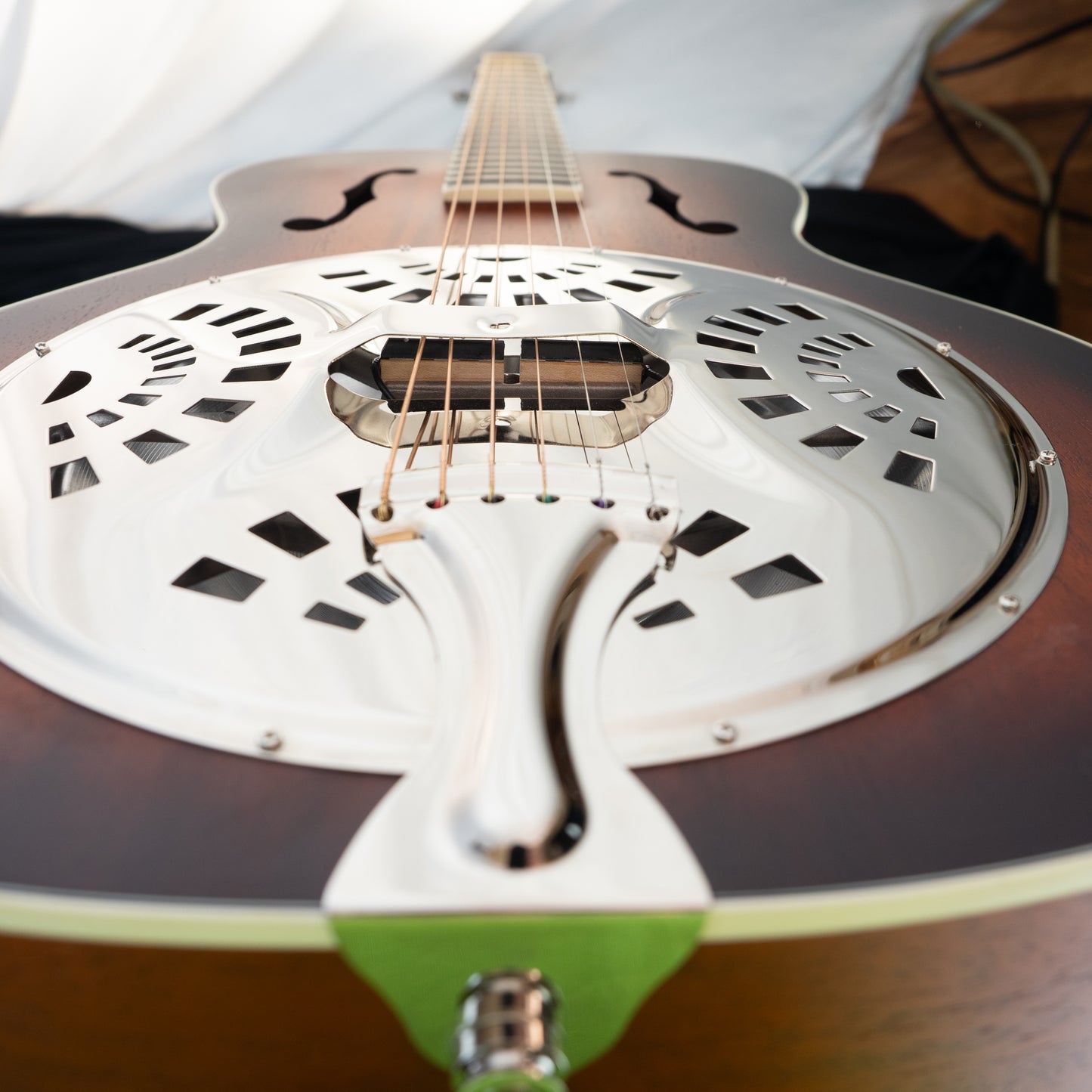 Fender Paramount PR-180E resonator acoustic/electric guitar aged cognac with HSC