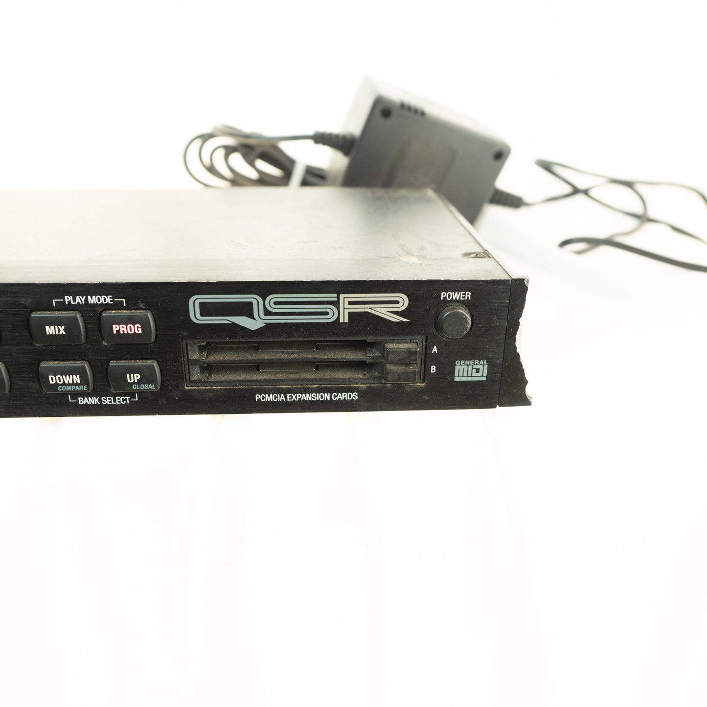 Alesis QSR midi sound module with aftermarket power supply (broken rack ear)