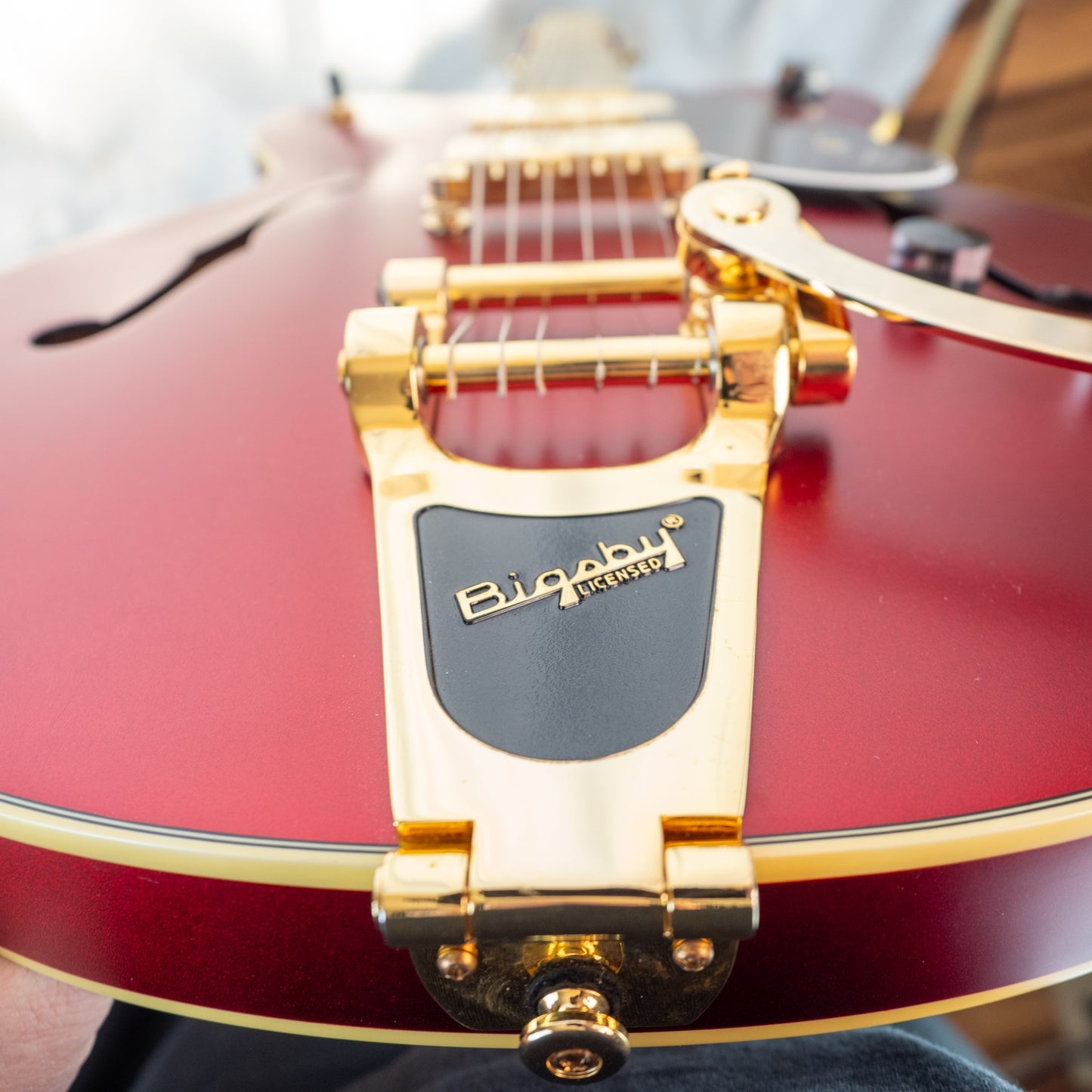 Gretsch G2622TG-P90 Limited Edition Streamliner Center Block P90 with Bigsby Candy Apple Red