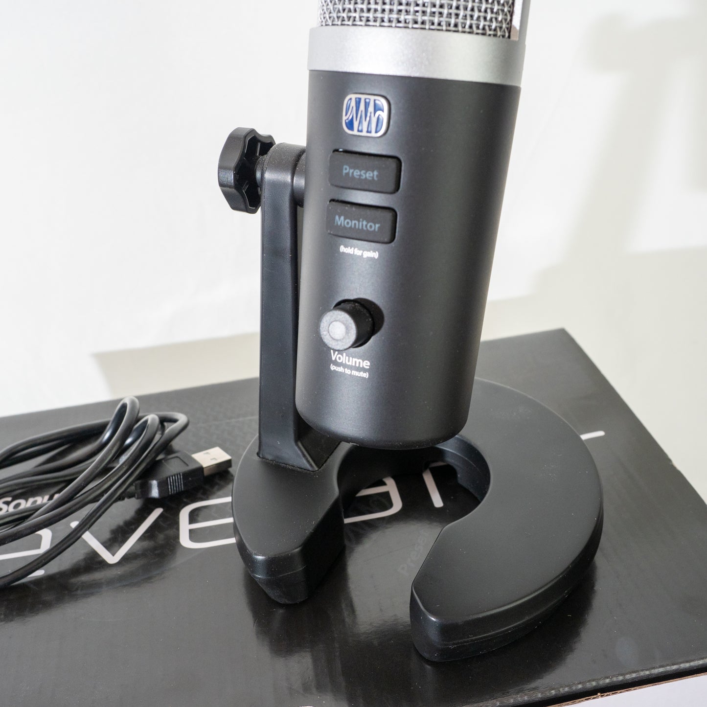 Presonus Revelator demo model USB Microphone with stand, software not included